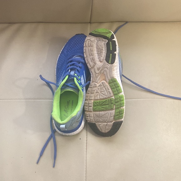 LA Gear tennis shoes 👞 - Picture 2 of 7